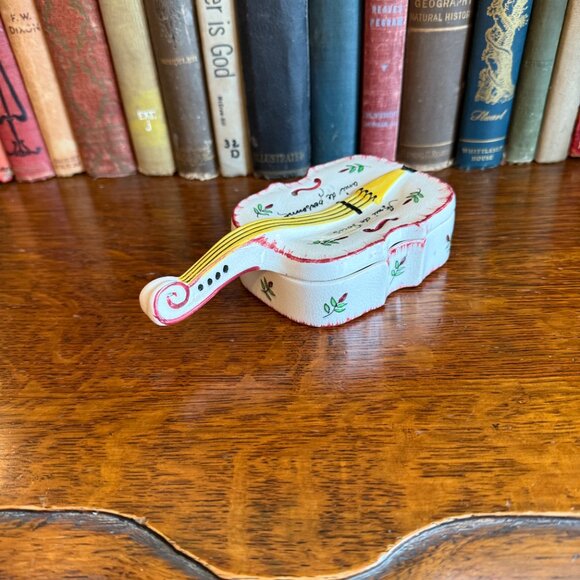 Vintage Violin Trinket Box Made in England "Freind of all/Freind of no one" - Picture 6 of 17